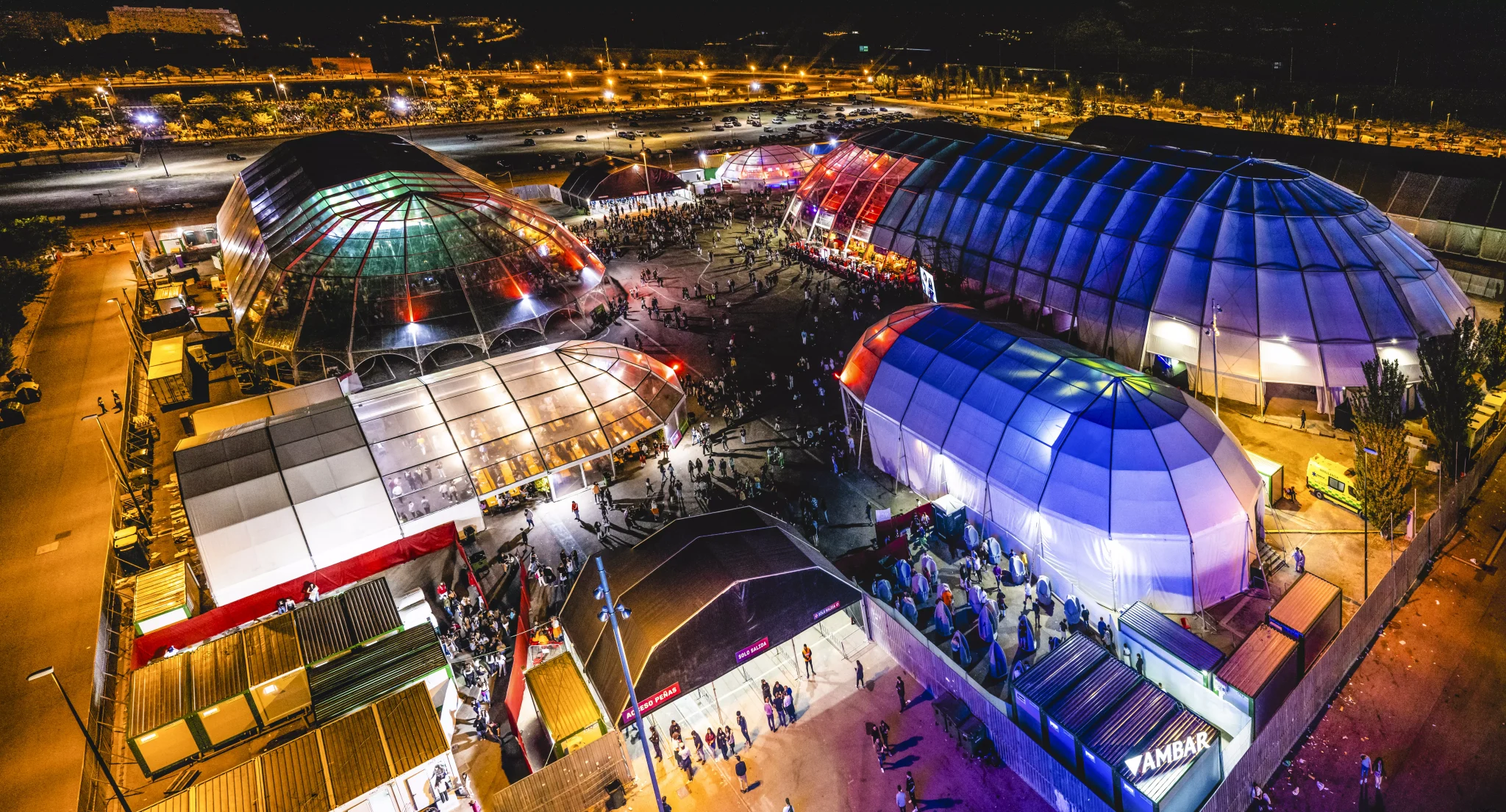 Recinto Espacio Zity de noche