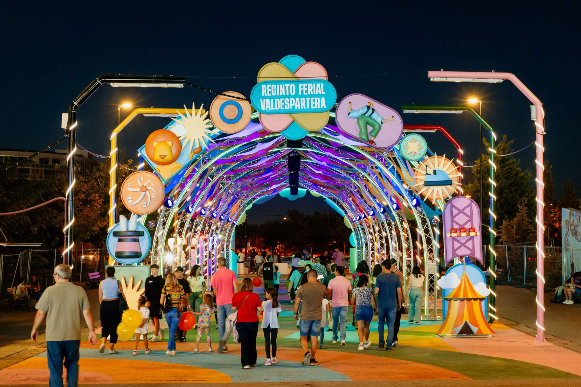 Arco de entrada recinto ferial de valdespartera 2026